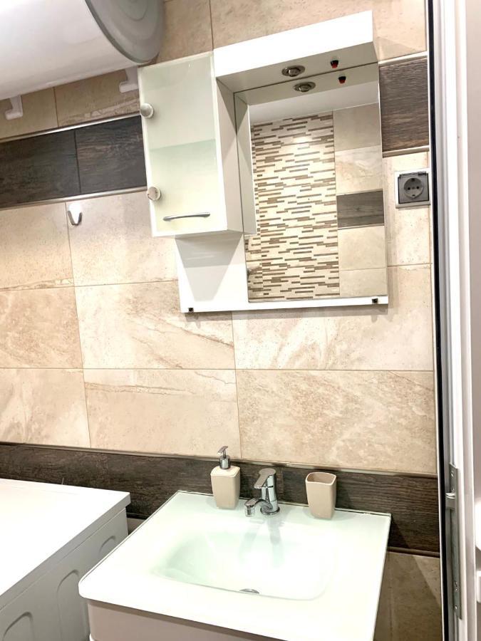 Nordic Style Apartment With Underground Parking Sofia Bagian luar foto