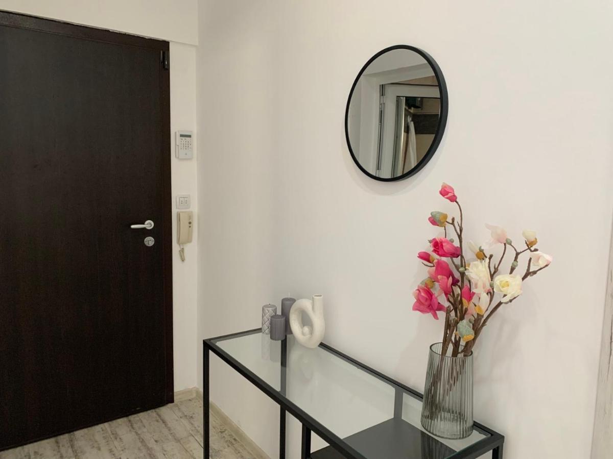Nordic Style Apartment With Underground Parking Sofia Bagian luar foto