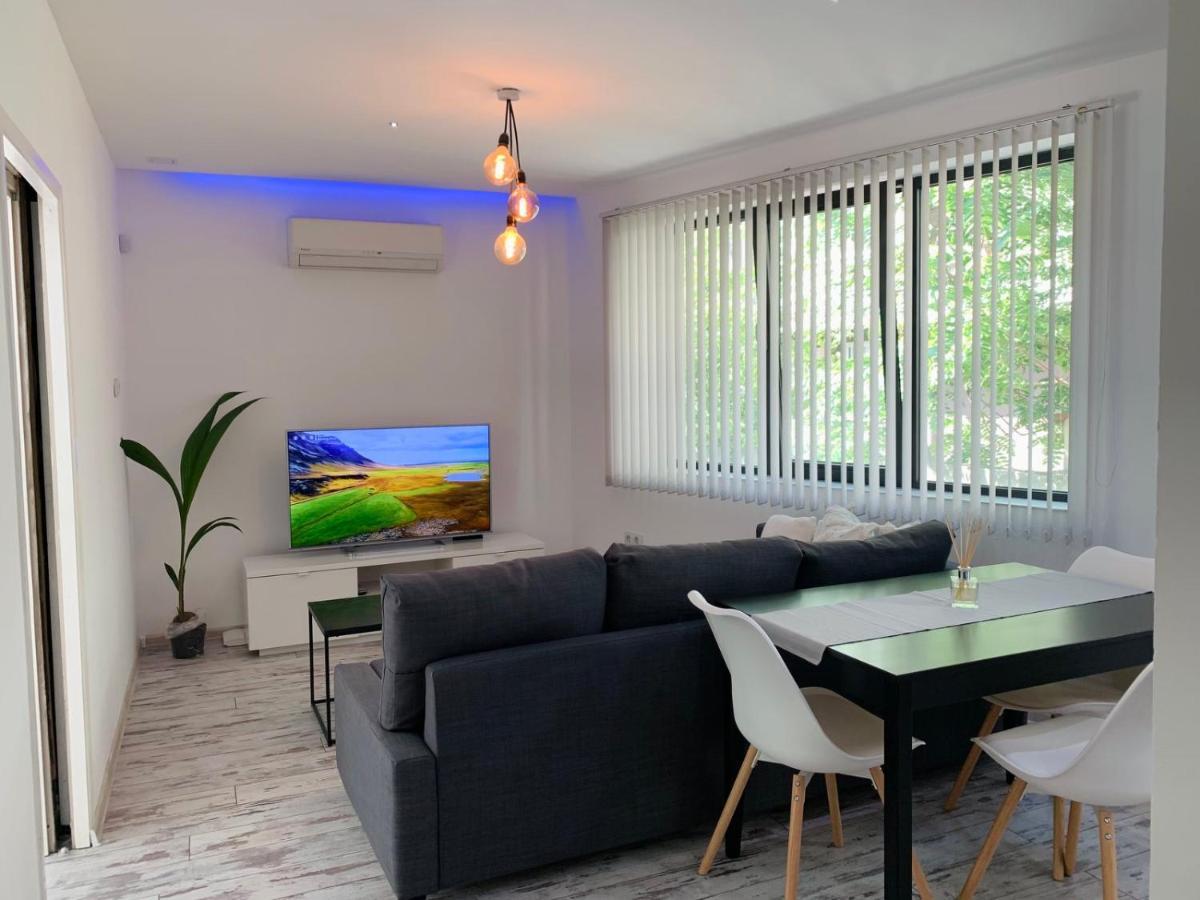 Nordic Style Apartment With Underground Parking Sofia Bagian luar foto