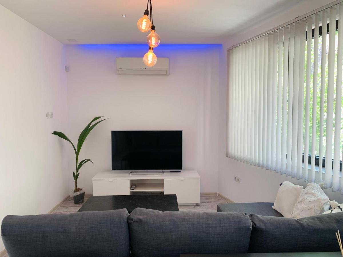 Nordic Style Apartment With Underground Parking Sofia Bagian luar foto